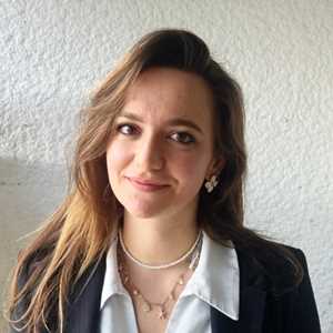 Claire, un réparateur d'ordinateur à Blaye